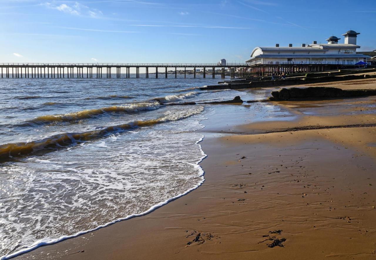 Luxury Lodge At Suffolk Sands Holiday Park Ref 45009Mv Felixstowe Bagian luar foto