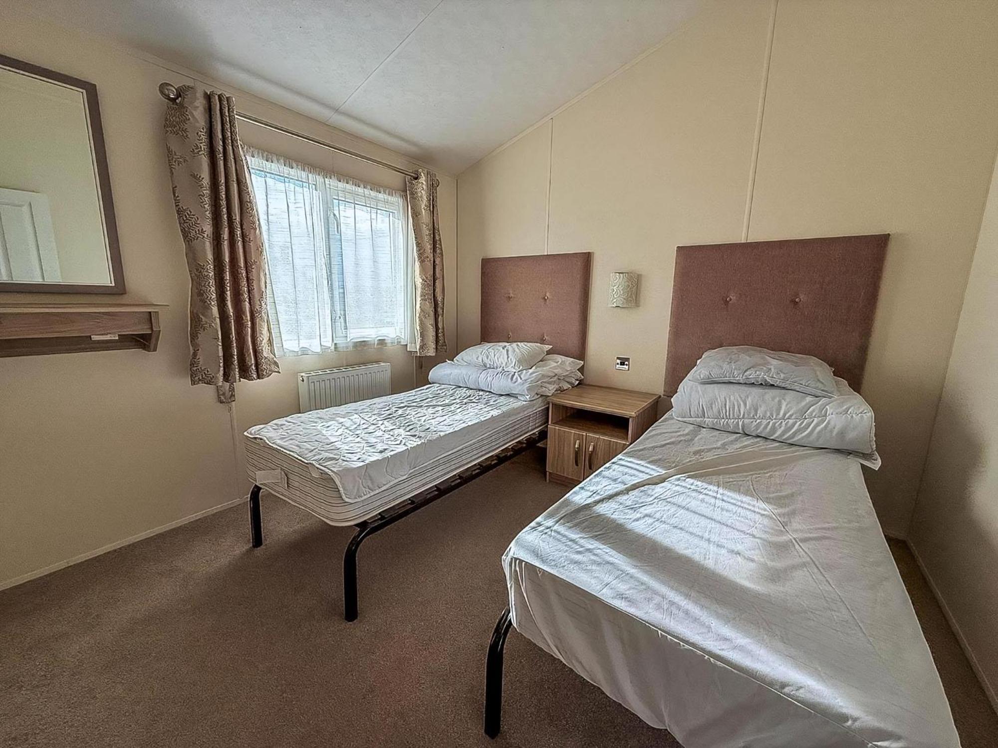 Luxury Lodge At Suffolk Sands Holiday Park Ref 45009Mv Felixstowe Bagian luar foto